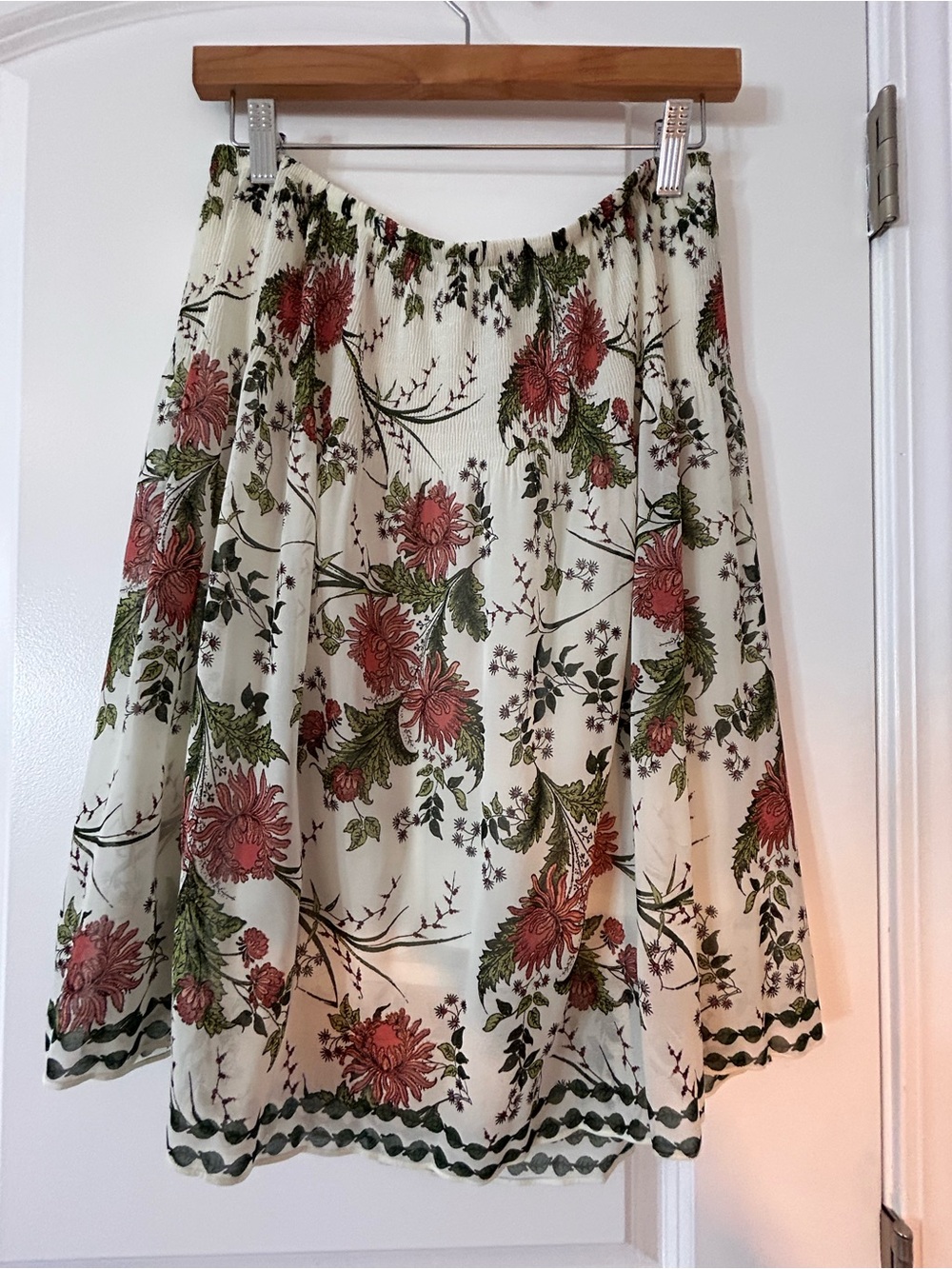 Max Studio Cream skirt with Floral Print - Picture 3 of 3